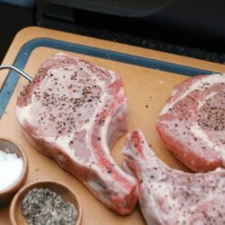 Spirit EX-315 Smart Grill (Liquid Propane) -Weber Sales Shop Spirit EX315 Pork Chops 1 rgb